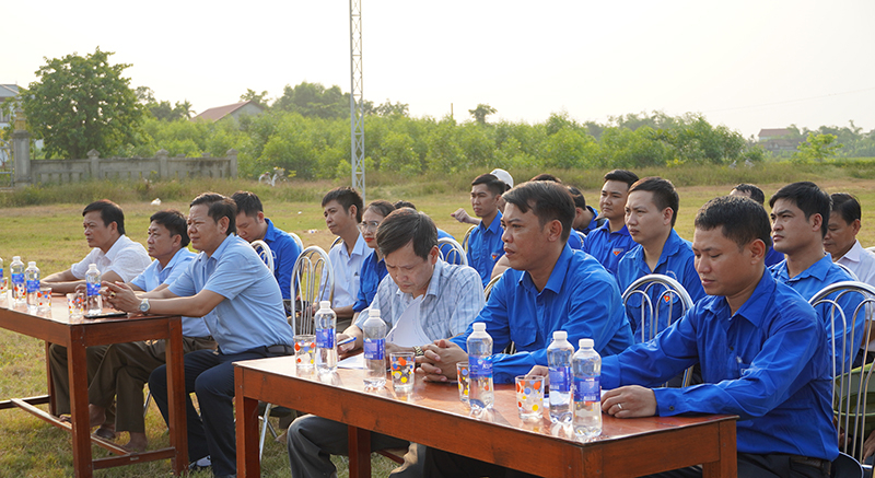  Các đại biểu tham dự lễ khánh thành.