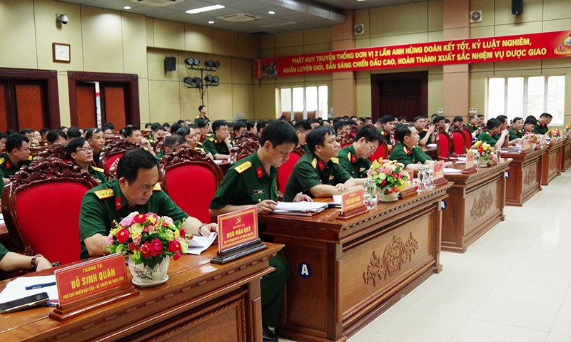 Các đại biểu dự hội nghị.