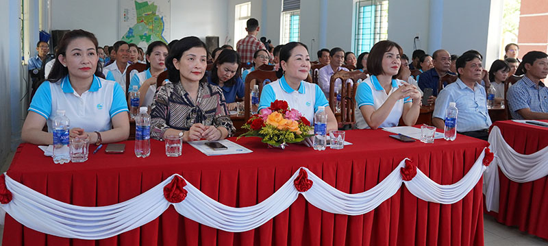 Các đại biểu dự hội nghị.