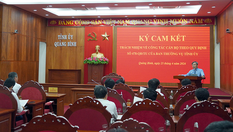Quang cảnh lễ ký cam kết