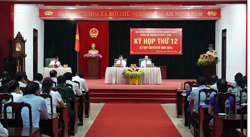 Quang cảnh kỳ họp.