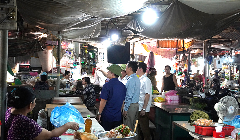 Một số khu vực chợ Nam Lý xuống cấp, tiềm ẩn nguy cơ xảy ra hỏa hoạn và gây thiệt hại cao