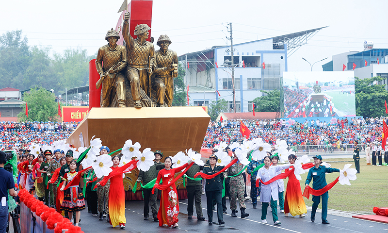 Phát huy tinh thần chiến thắng Điện Biên Phủ, dân tộc ta đã giành được nhiều thắng lợi to lớn. Ảnh VGP/Nhật Bắc