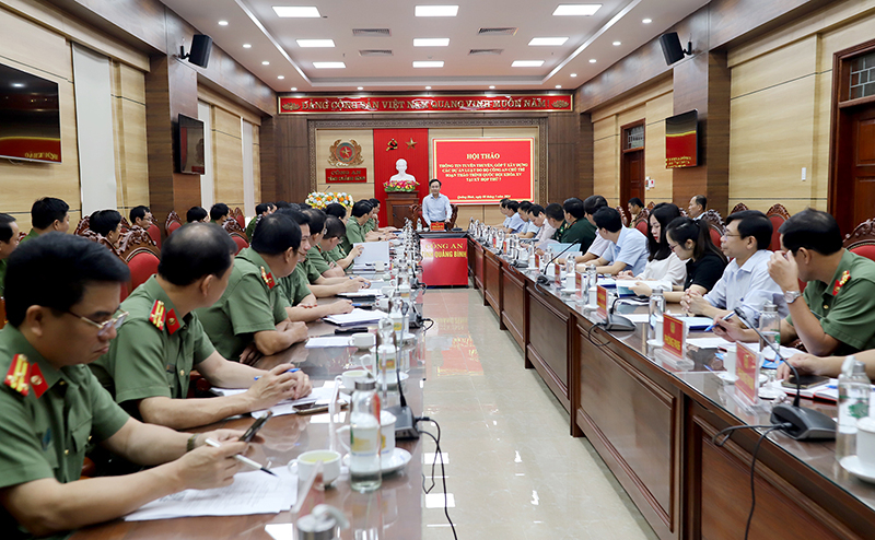 Hội thảo thông tin tuyên truyền, góp ý xây dựng các dự án Luật do Công an tỉnh tổ chức