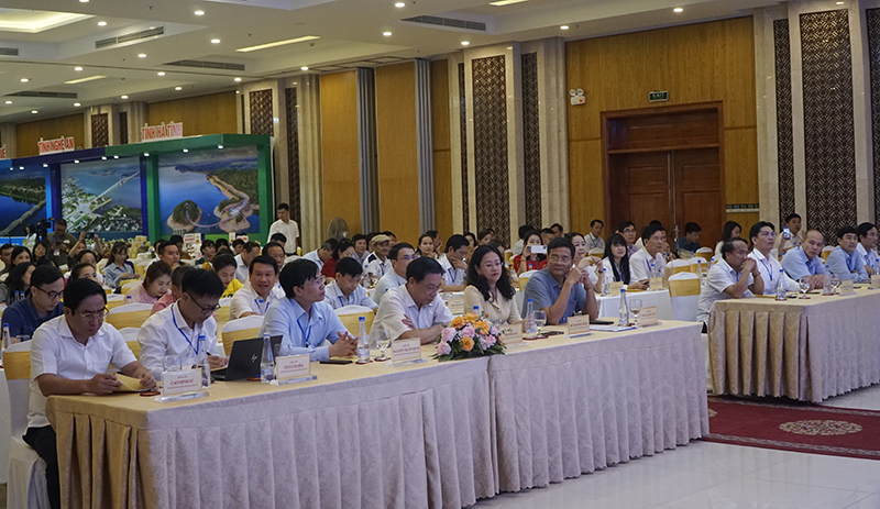 Các đại biểu dự hội nghị.