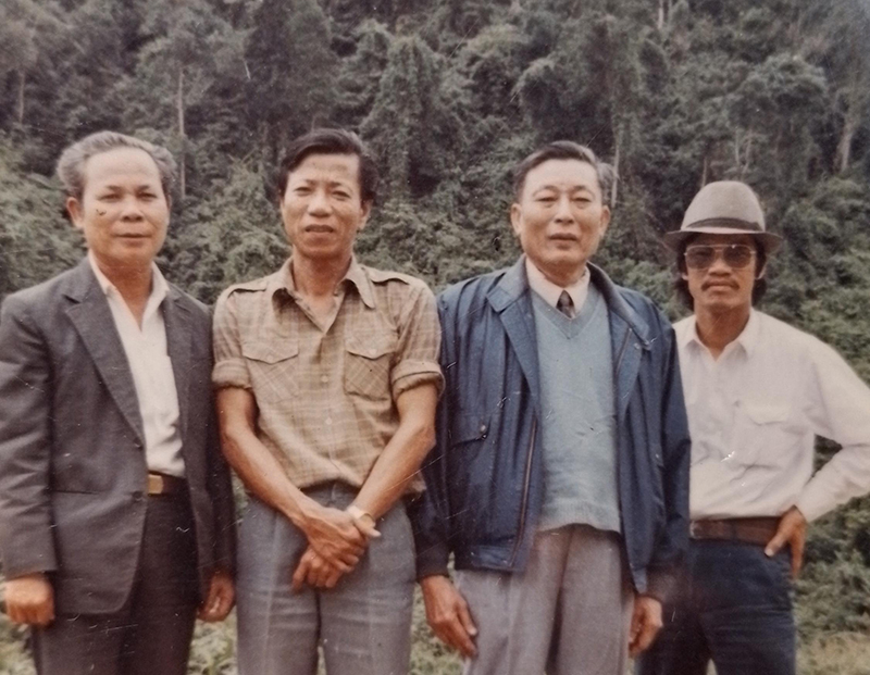 Đặc phái viên Chính phủ Đồng Sỹ Nguyên năm 1992 ở miền Tây Quảng Bình.