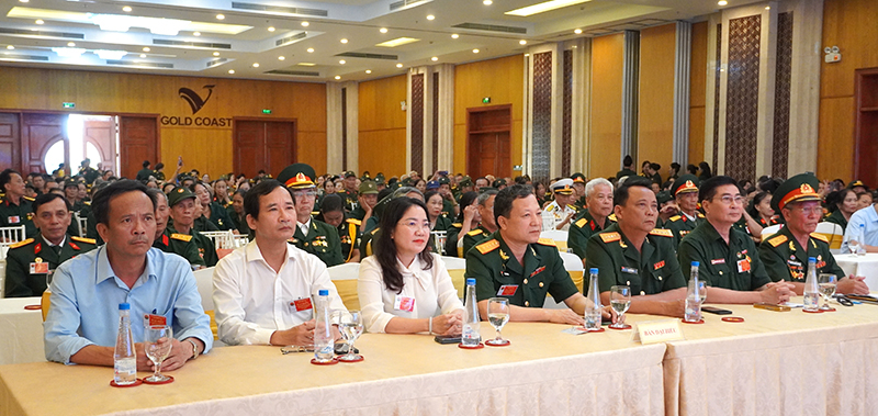 Các đại biểu tham dự buổi lễ. 