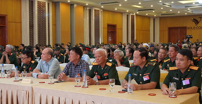 Các đại biểu dự lễ.