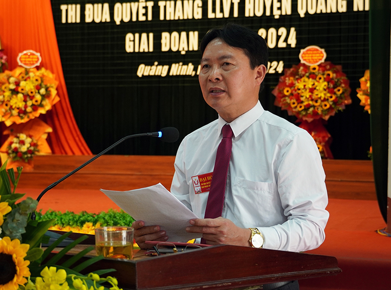 Đồng chí Bí thư Huyện ủy, Bí thư Đảng ủy Quân sự huyện Quảng Ninh Phạm Trung Đông phát biểu tại đại hội.