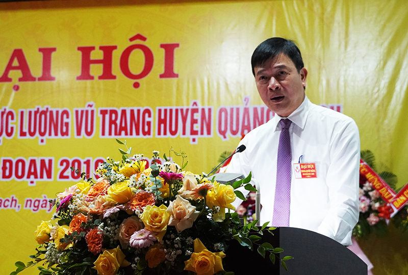 Đồng chí Bí thư Huyện uỷ Quảng Trạch Nguyễn Chí Thắng phát biểu tại đại hội.