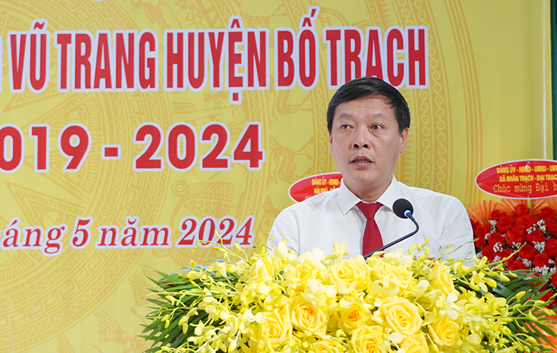 Đồng chí Bí thư Huyện ủy Bố Trạch Nguyễn Ngọc Tuấn bế mạc đại hội.