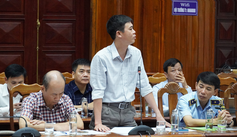Đại diện lãnh đạo Báo Quảng Bình trao đổi về công tác truyền thông bảo đảm ATTP.