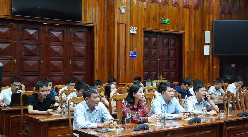Các đại biểu tham dự buổi họp báo.