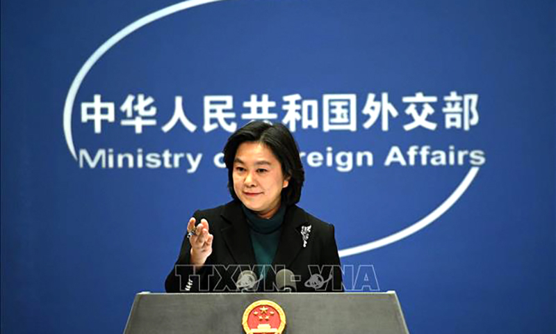 Bà Hoa Xuân Oánh phát biểu tại một cuộc họp báo ở Bắc Kinh. Ảnh: AFP/TTXVN