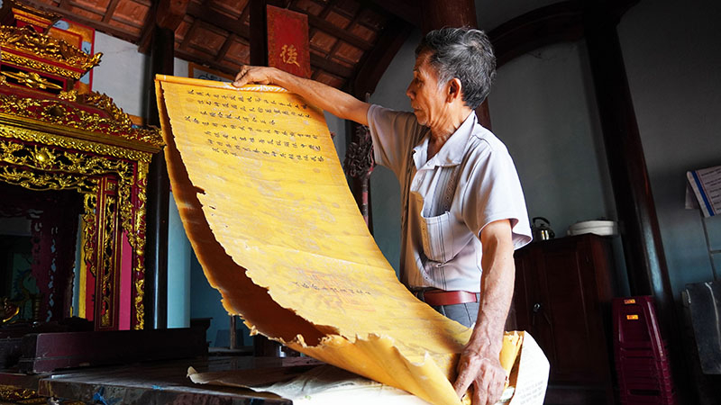 Những đạo sắc phong tại đình Phù Trịch- “di sản” quý của làng.