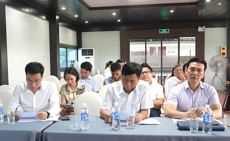 Các đại biểu tham dự.