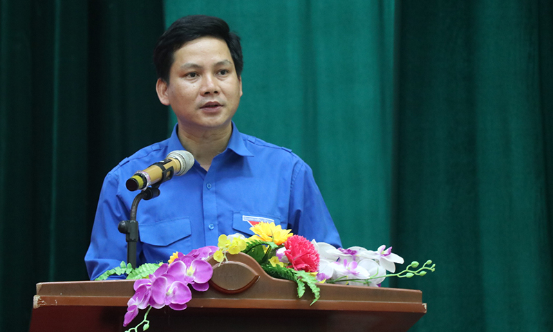 Đại diện lãnh đạo Tỉnh đoàn phát biểu tại lễ xuất quân.