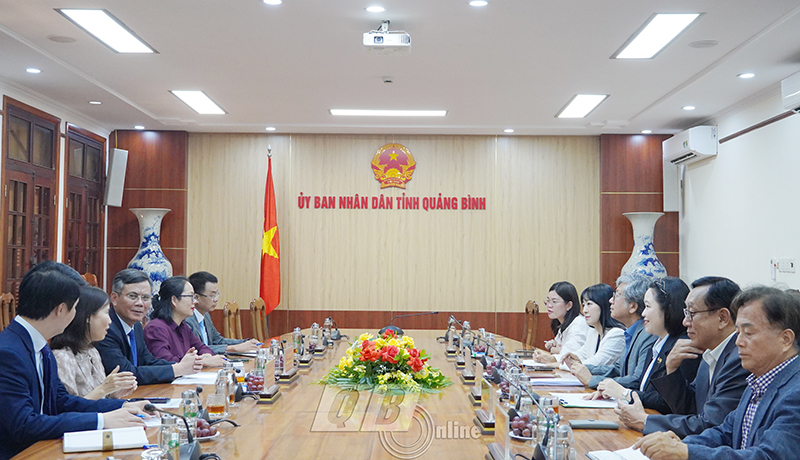 Quang cảnh buổi tiếp xã giao.