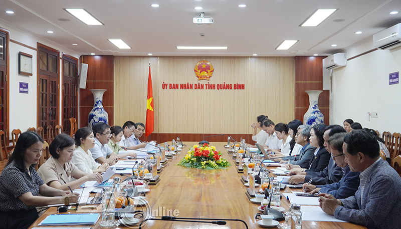 Quang cảnh buổi làm việc.