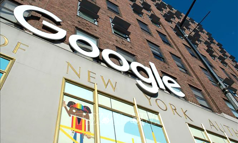 Biểu tượng Google tại tòa nhà ở New York, Mỹ. Ảnh: AFP/TTXVN