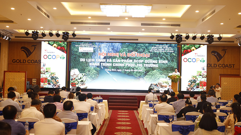 Toàn cảnh hội nghị.
