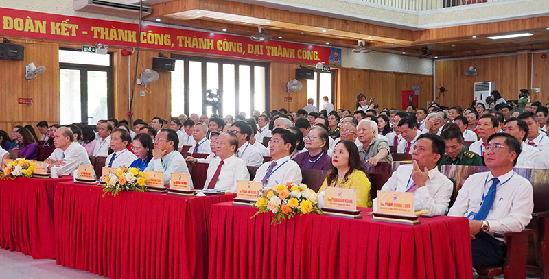Các đại biểu dự đại hội.