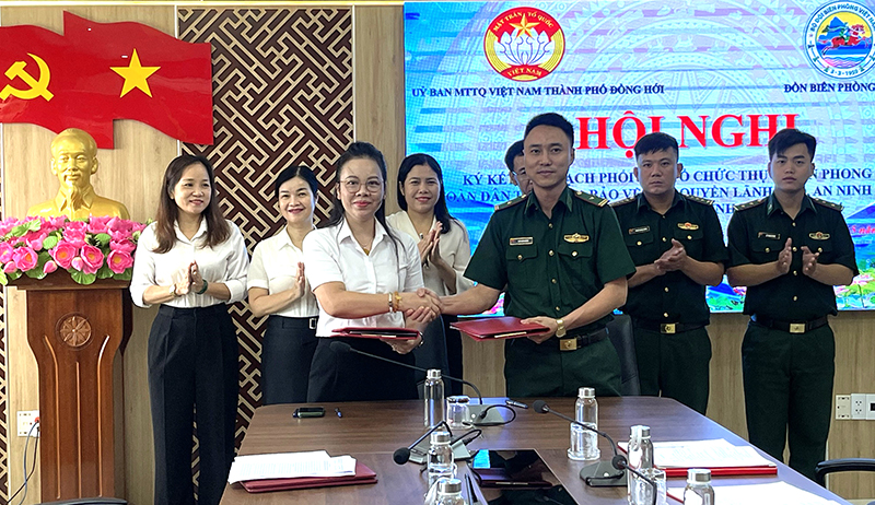 Ký kết chương trình phối hợp công tác giữa Ủy ban MTTQVN TP. Đồng Hới với Đồn Biên phòng Nhật Lệ.