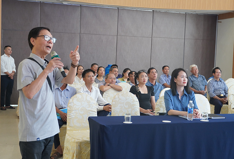 Các truyền thông viên nòng cốt của dự án được hướng dẫn kỹ năng truyền thông.