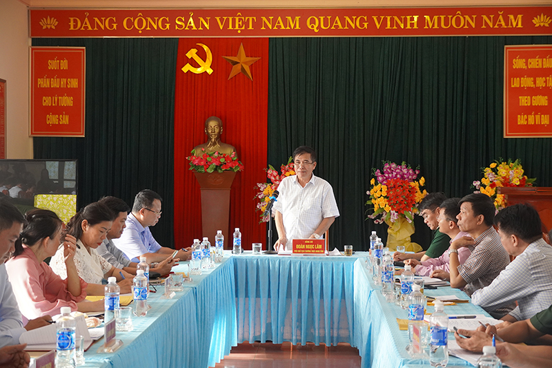 :  Đồng chí Phó Chủ tịch Thường trực UBND tỉnh, Trưởng ban Chỉ đạo Công tác biên giới tỉnh Đoàn Ngọc Lâm phát biểu kết luận buổi làm việc.