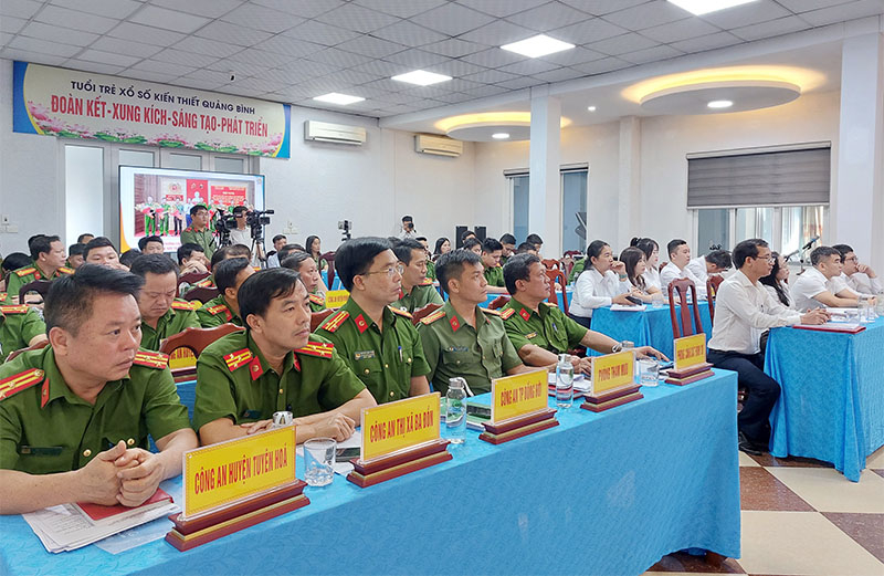 Các đại biểu tham dự hội nghị