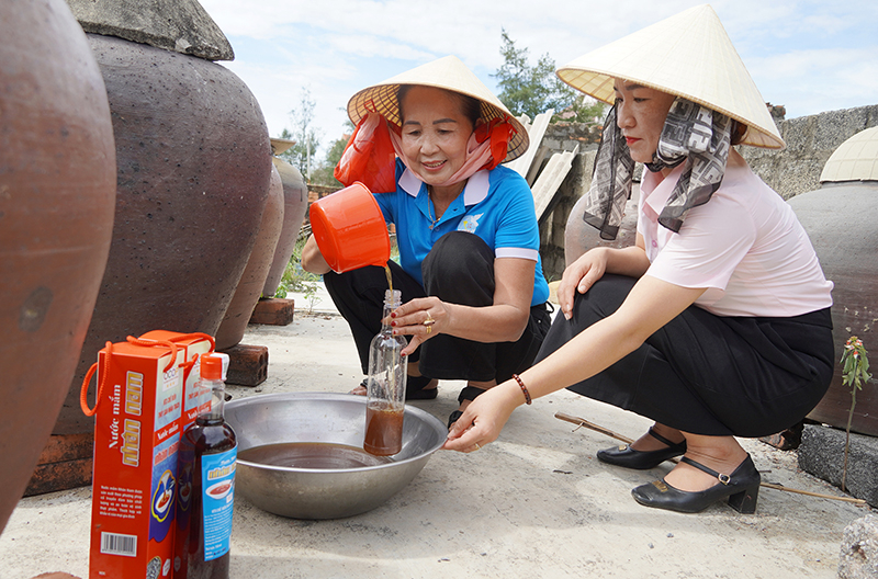 Hợp tác xã Chế biến thủy sản Nhân Trạch góp phần nâng cao thu nhập cho nhiều hội viên, phụ nữ.