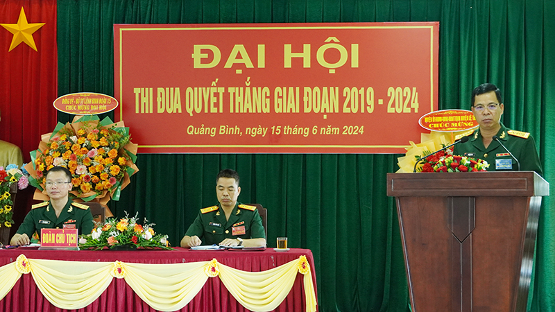 Đại tá Khuất Bá Cao, Bí thư Đảng ủy, Phó Tư lệnh Binh đoàn 15 phát biểu tại đại hội.