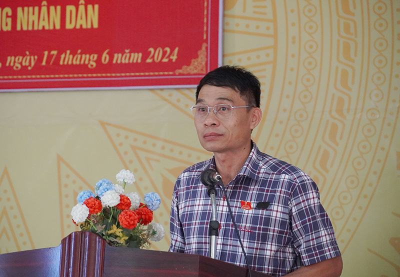 Đại diện tổ đại biểu HĐND tỉnh giải trình một số ý kiến, kiến nghị của cử tri.