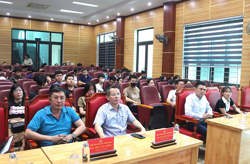 Tham gia khóa đào tạo có 60 học viên là nhân viên các cơ sở lưu trú trên địa bàn tỉnh.