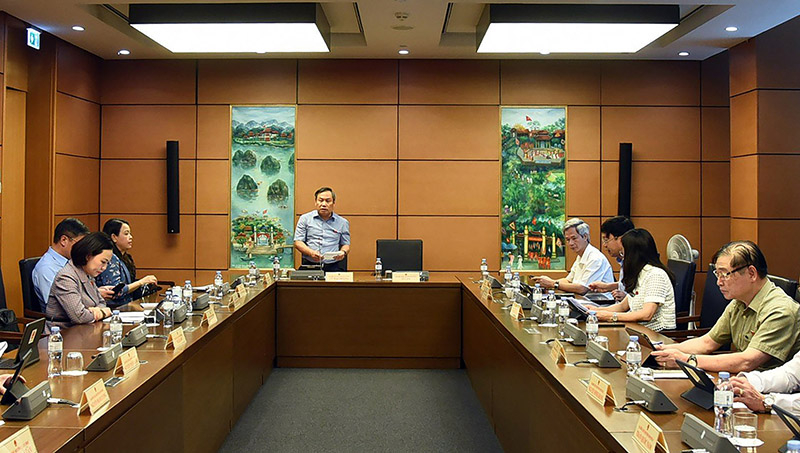 Quang cảnh phiên thảo luận tổ chiều 18/6