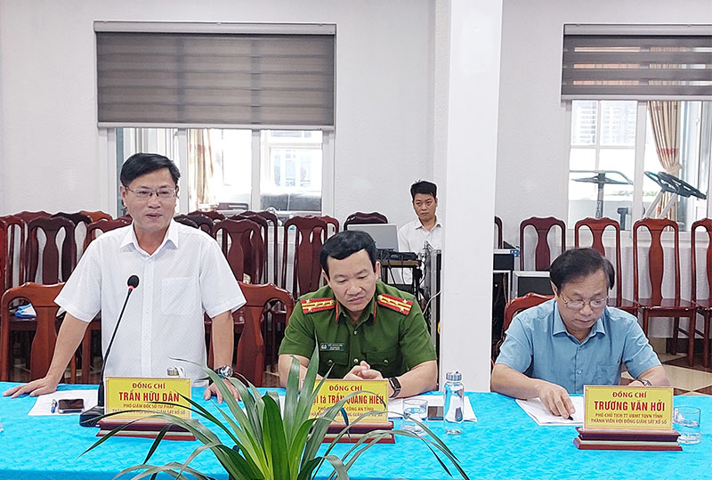 Các đại biểu thảo luận tại hội nghị