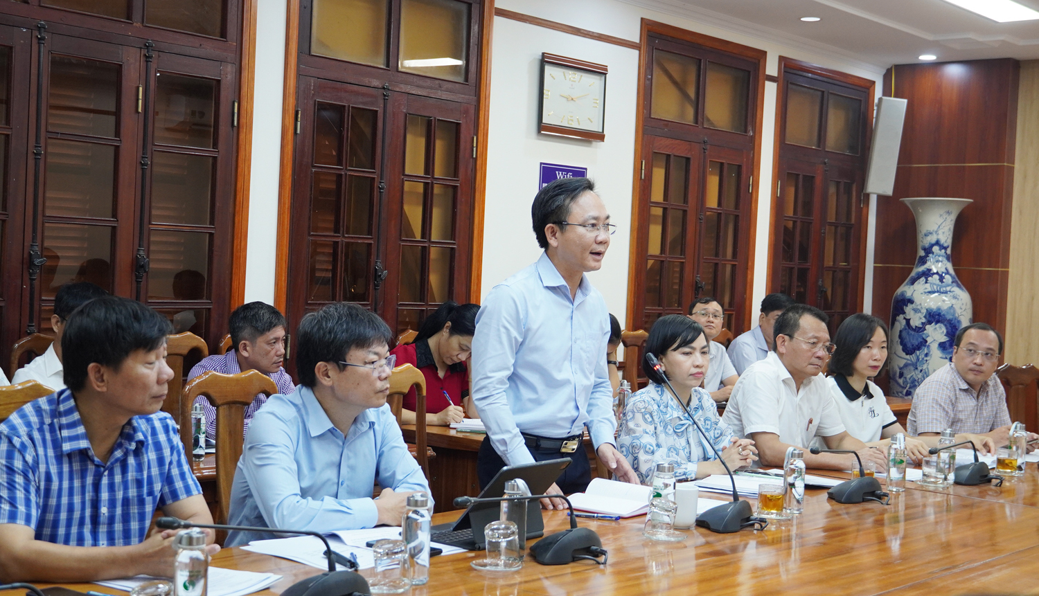 Đồng chí Phó Chủ tịch UBND tỉnh Hoàng Xuân Tân phát biểu tại buổi làm việc.