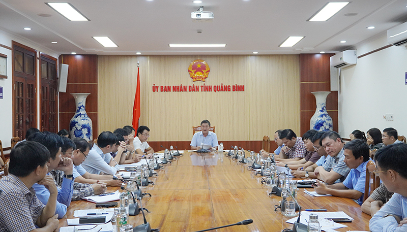 Các đại biểu dự buổi làm việc.