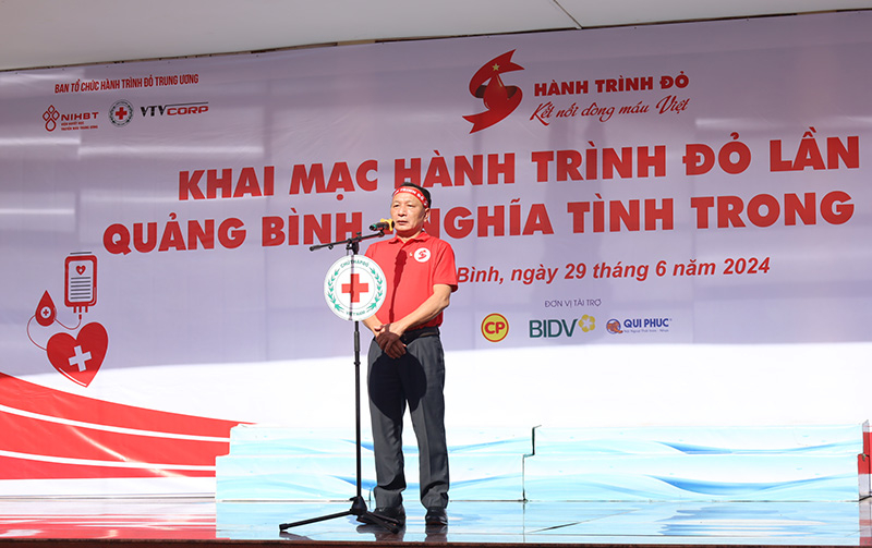 Đồng chí Phó Bí Thư Thường trực Tỉnh ủy Trần Hải Châu phát biểu khai mạc ngày hội. 