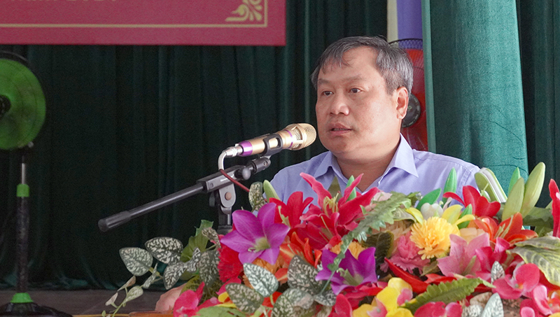Đồng chí Bí thư Tỉnh ủy, Trưởng đoàn ĐBQH tỉnh Vũ Đại Thắng phát biểu tại buổi tiếp xúc