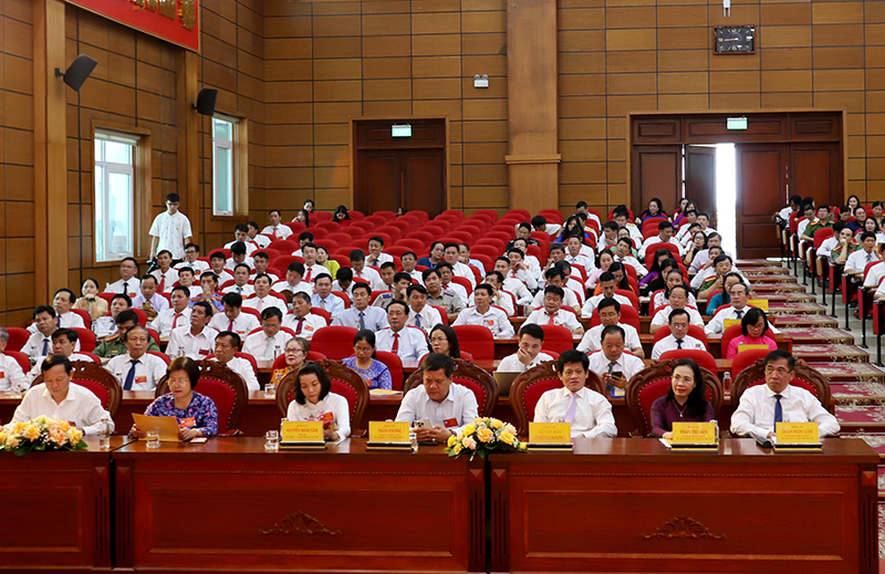 Các đồng chí lãnh đạo tỉnh tham dự đại hội