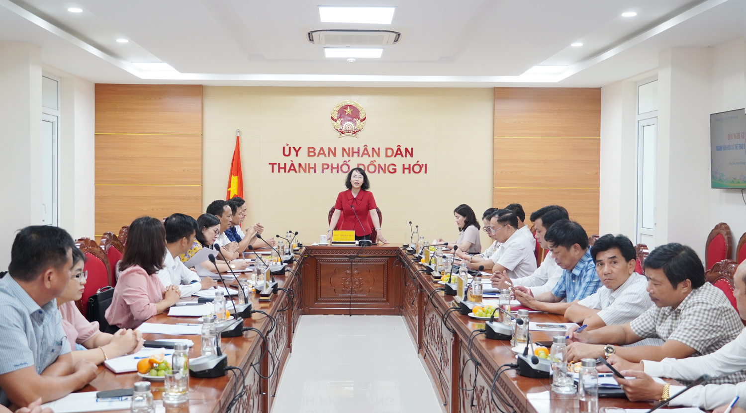 Giám đốc Sở VH-TT Nguyễn Thị Bích Thủy phát biểu kết luận hội nghị.