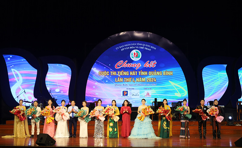  12 thí sinh được chọn vào tranh tài tại vòng chung kết.