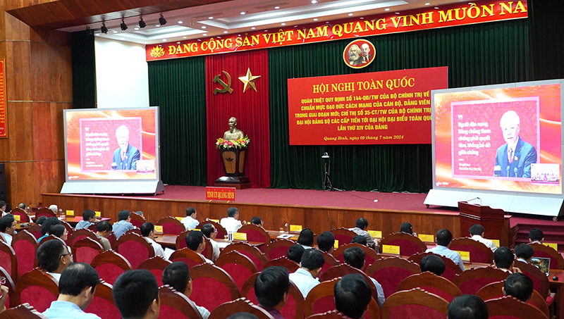 Quang cảnh hội nghị tại điểm cầu Quảng Bình
