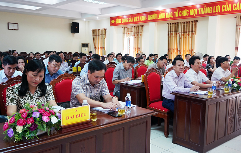 Các đại biểu tham dự hội nghị.