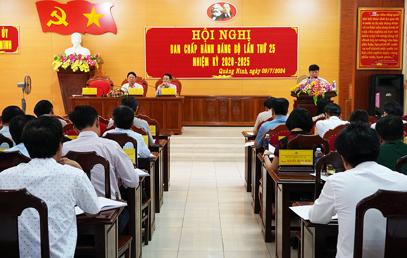 Lãnh đạo UBND
