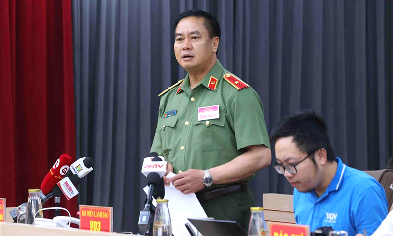 Thiếu tướng Phạm Công Nguyên, Cục trưởng Cục Pháp chế và cải cách hành chính, tư pháp, Bộ Công an trả lời báo chí.