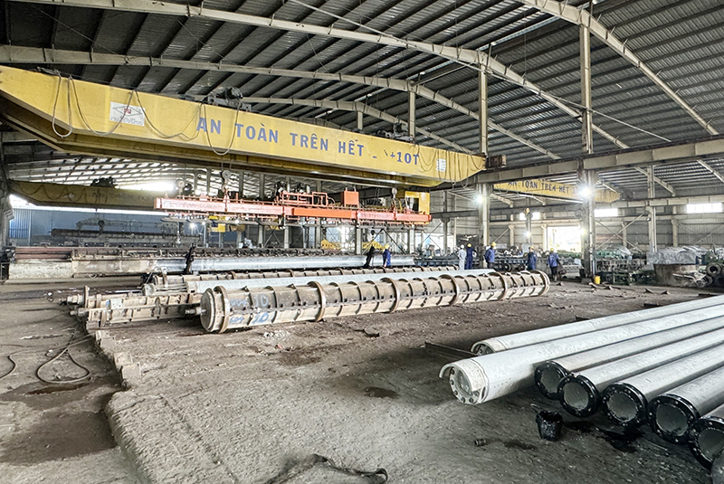 Đẩy mạnh sản xuất kinh doanh để tăng nguồn thu ngân sách.