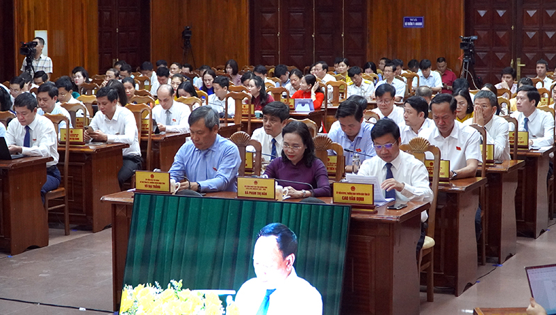 Các đồng chí lãnh đạo tỉnh dự phiên họp
