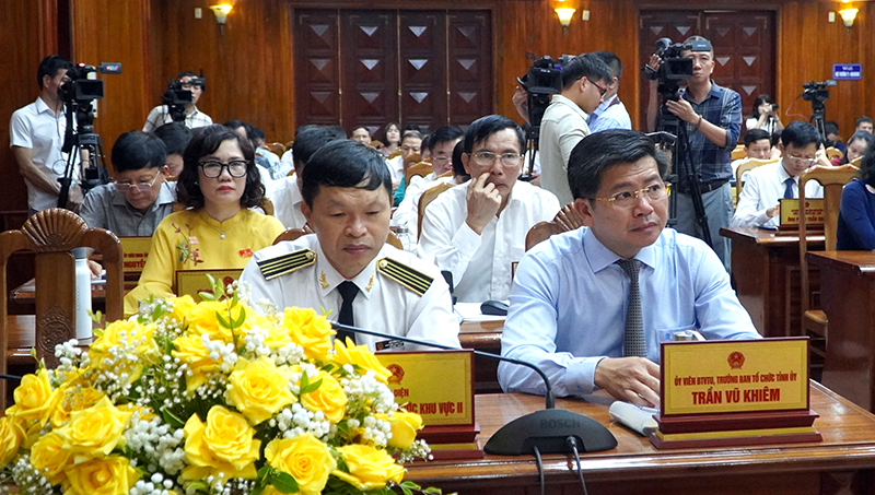 Đại biểu dự phiên họp